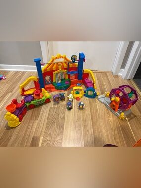 Fisher-Price people Circus Playset musical